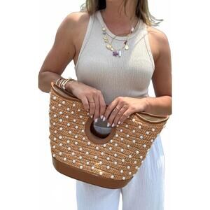 NEW BTB LOS ANGELES women's moa pearl tote in sand